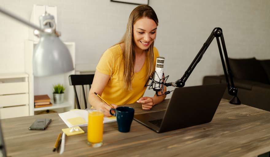 Podcast no Facebook: A febre dos áudios chegou ao Facebook Por que investir em Podcast no Facebook?