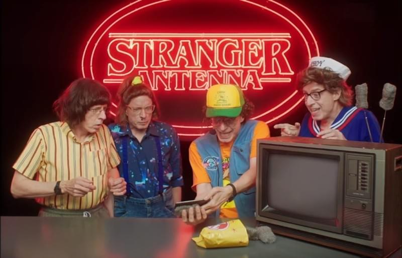 Stranger Antenna: usar palha de aço nunca foi tão inovador stranger antenna 1